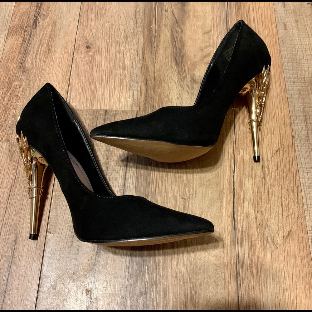 Shoedazzle Black & Gold Pointed Toe Heel